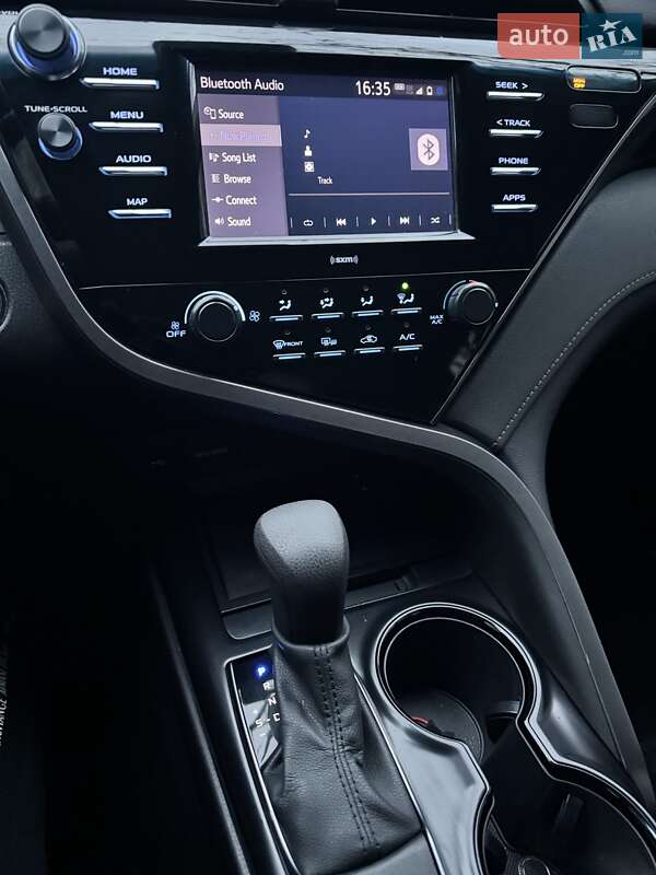 Седан Toyota Camry 2019 в Дніпрі