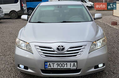 Седан Toyota Camry 2006 в Снятине