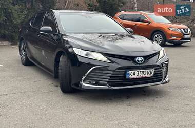 Седан Toyota Camry 2023 в Києві