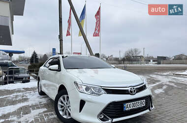 Седан Toyota Camry 2016 в Харкові