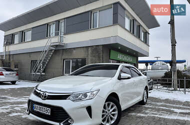 Седан Toyota Camry 2016 в Харкові