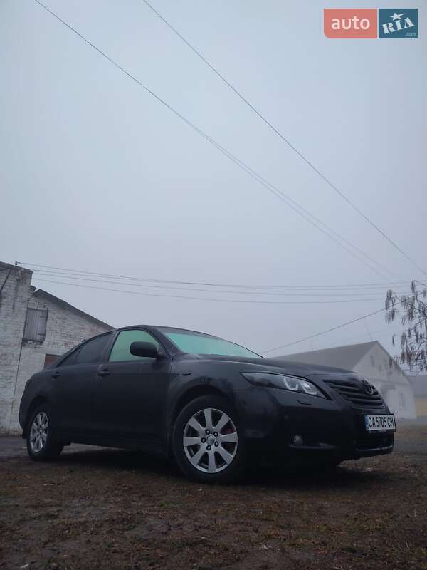 Седан Toyota Camry 2007 в Дубровице