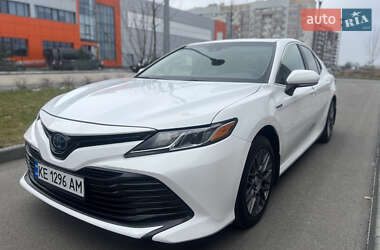 Седан Toyota Camry 2018 в Дніпрі