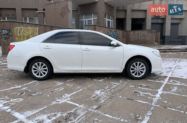 Седан Toyota Camry 2013 в Кривом Роге