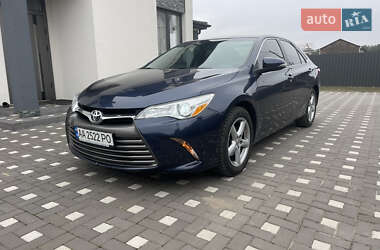 Седан Toyota Camry 2015 в Києві