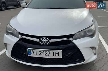 Седан Toyota Camry 2016 в Нових Петрівцях