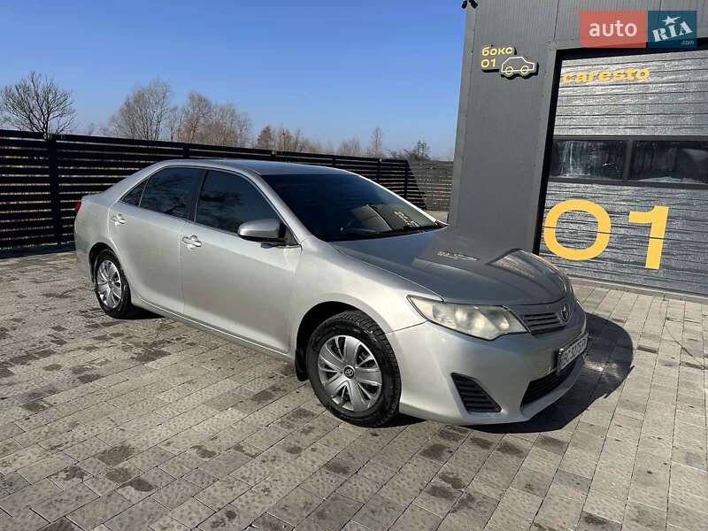 Седан Toyota Camry 2012 в 