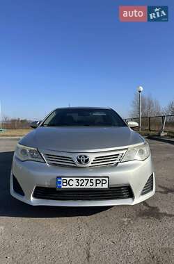 Седан Toyota Camry 2012 в 