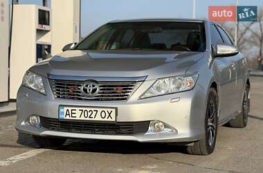 Седан Toyota Camry 2011 в Днепре