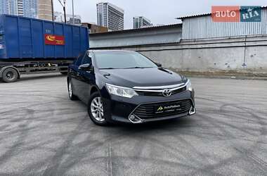 Седан Toyota Camry 2015 в Києві