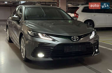 Седан Toyota Camry 2023 в Києві