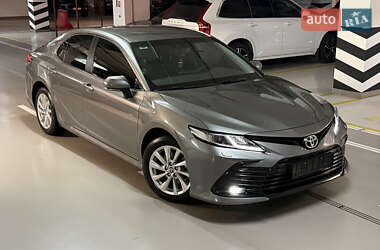 Седан Toyota Camry 2023 в Києві