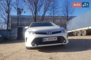 Седан Toyota Camry 2016 в Львове