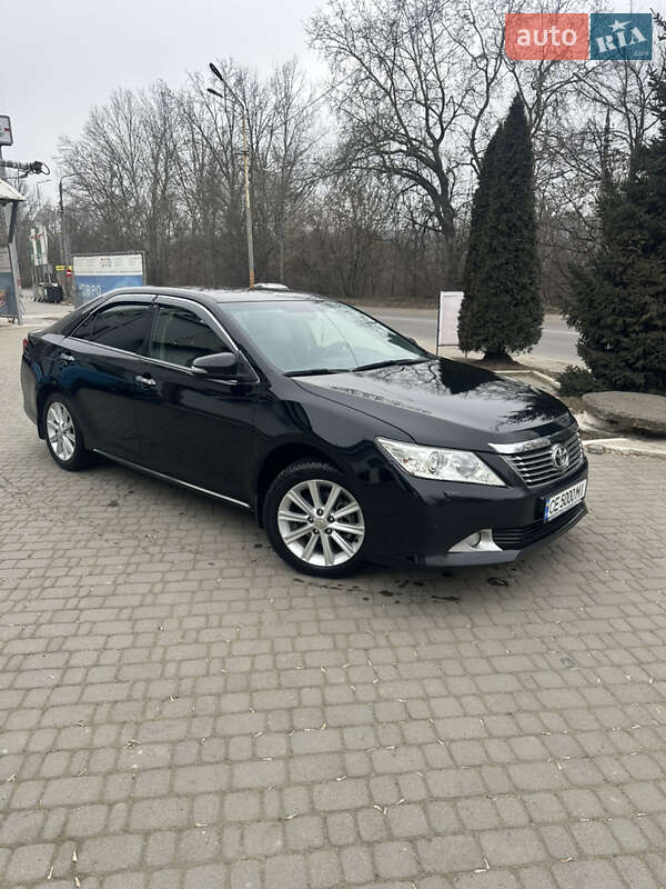 Седан Toyota Camry 2011 в Чернівцях