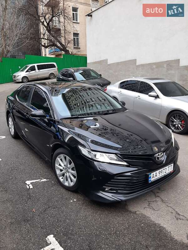 Седан Toyota Camry 2018 в 