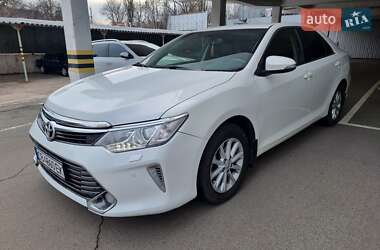 Седан Toyota Camry 2014 в Чернигове