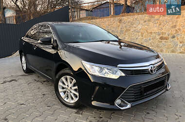 Седан Toyota Camry 2015 в Виннице