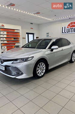 Седан Toyota Camry 2019 в Киеве