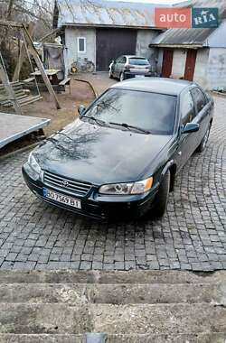 Седан Toyota Camry 1999 в Шумську