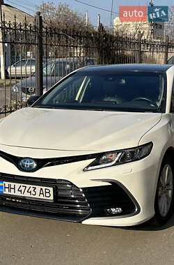 Седан Toyota Camry 2021 в 