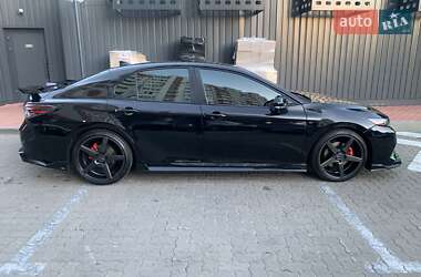Седан Toyota Camry 2022 в Львове
