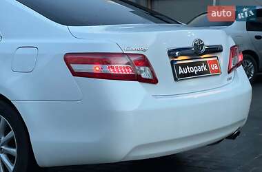 Седан Toyota Camry 2010 в 