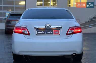Седан Toyota Camry 2010 в 