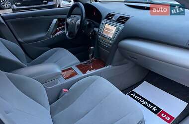 Седан Toyota Camry 2010 в 