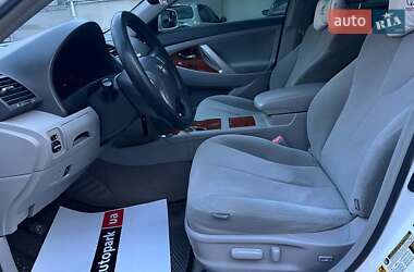 Седан Toyota Camry 2010 в 