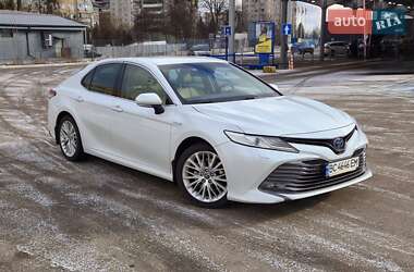 Седан Toyota Camry 2019 в Львові