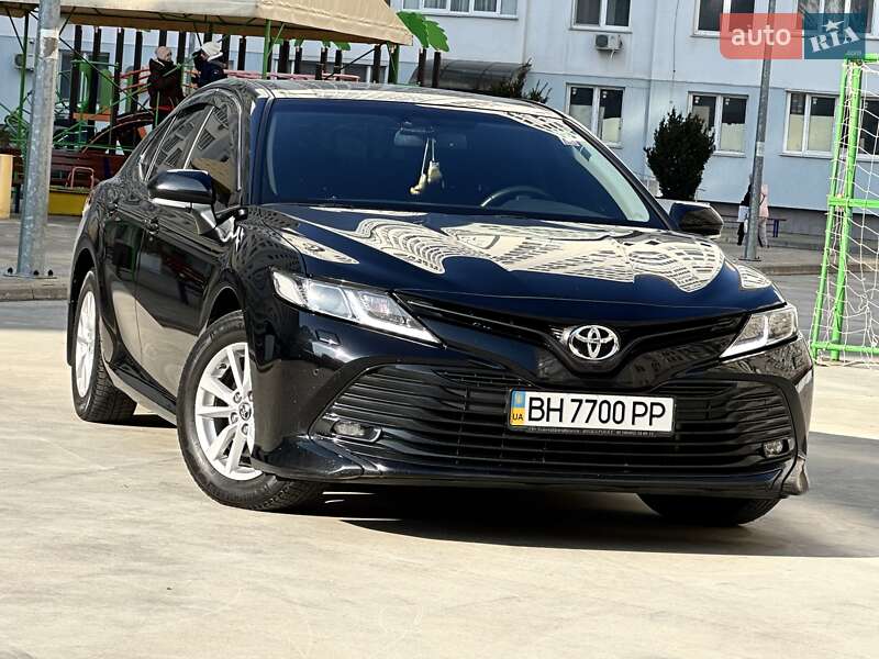 Седан Toyota Camry 2018 в 