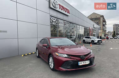 Седан Toyota Camry 2018 в Харькове