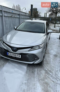 Седан Toyota Camry 2019 в Києві