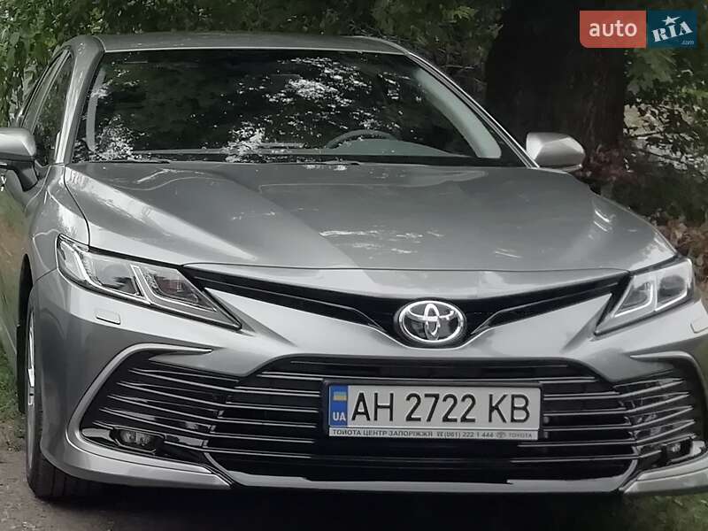 Седан Toyota Camry 2021 в 