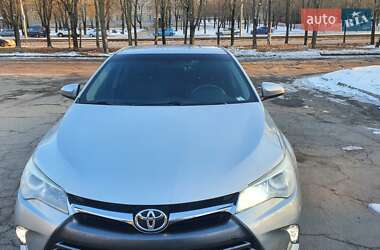 Седан Toyota Camry 2016 в Кривом Роге