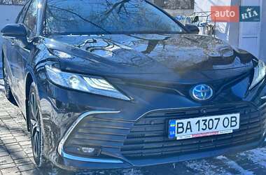 Седан Toyota Camry 2021 в Кропивницком