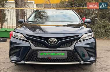 Седан Toyota Camry 2017 в Одессе