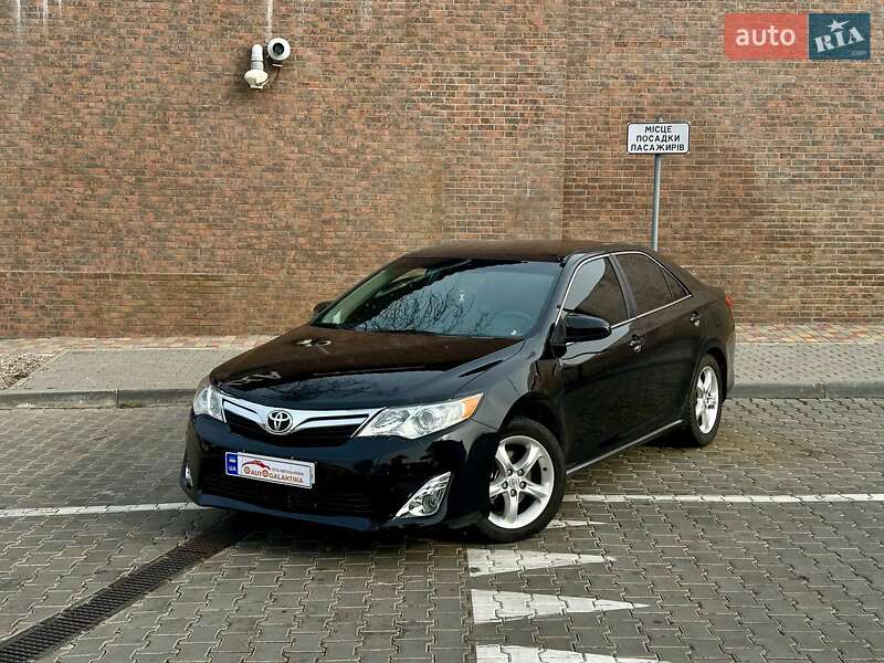 Седан Toyota Camry 2012 в Одессе