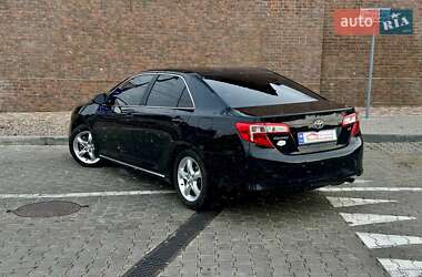 Седан Toyota Camry 2012 в Одессе