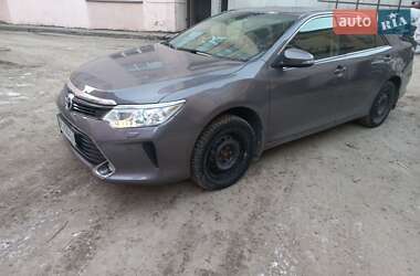 Седан Toyota Camry 2015 в Львові