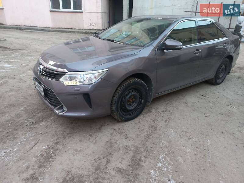 Седан Toyota Camry 2015 в 