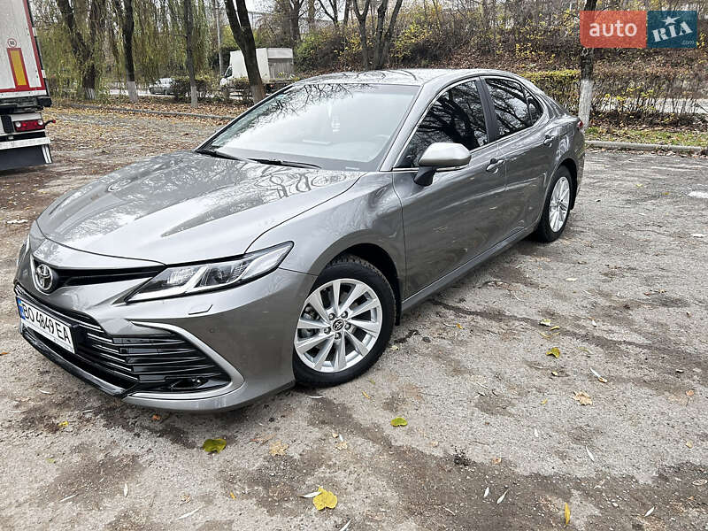 Toyota Camry 2021