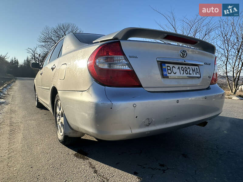 Седан Toyota Camry 2004 в Львове