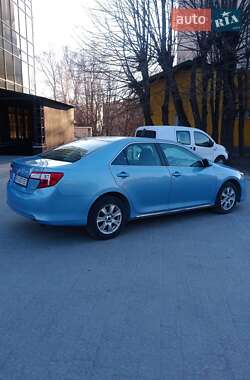 Седан Toyota Camry 2012 в 