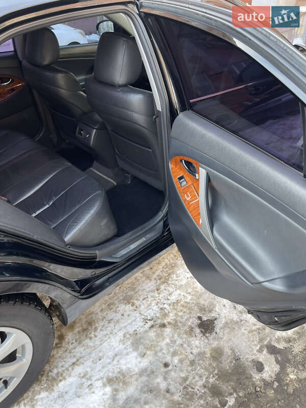 Седан Toyota Camry 2009 в Сумах