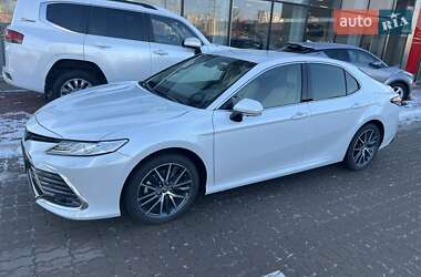 Седан Toyota Camry 2021 в Киеве