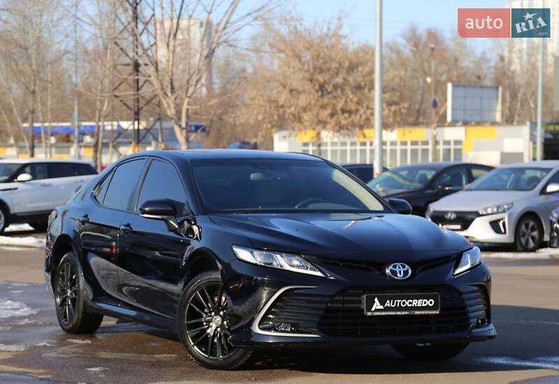 Седан Toyota Camry 2021 в Києві