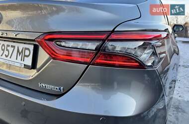 Седан Toyota Camry 2022 в Києві