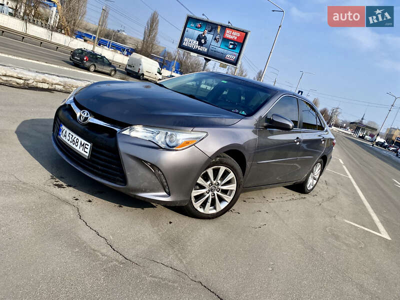 Седан Toyota Camry 2017 в Києві