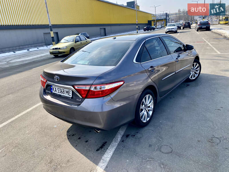 Седан Toyota Camry 2017 в Києві